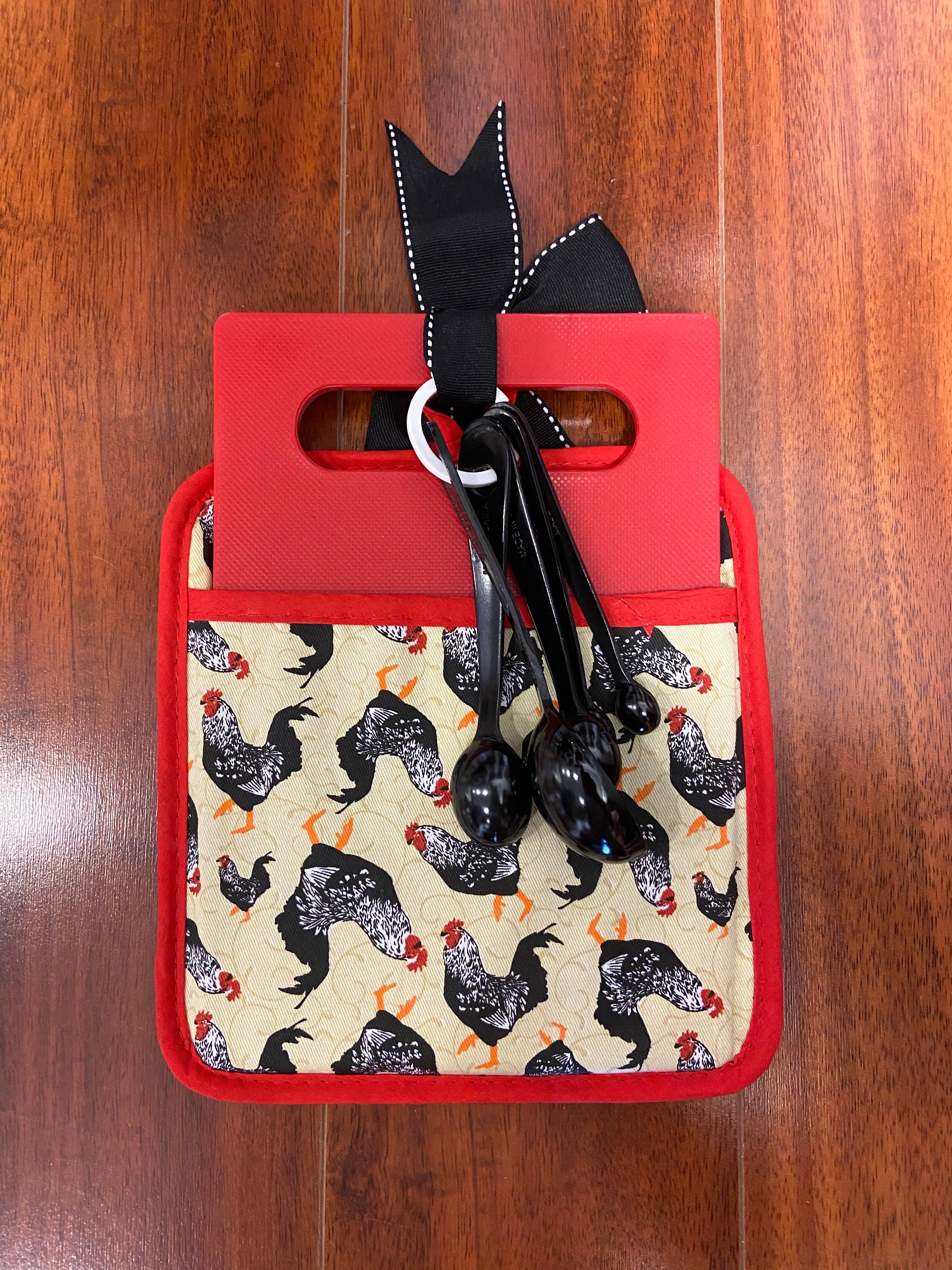 Rooster Kitchen Essentials Gift Set